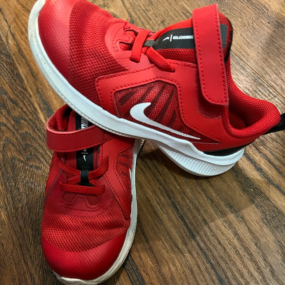 10C TODDLER NIKE SHOES